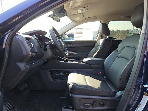 New 2026 Nissan Pathfinder SL AWD/4WD image 10