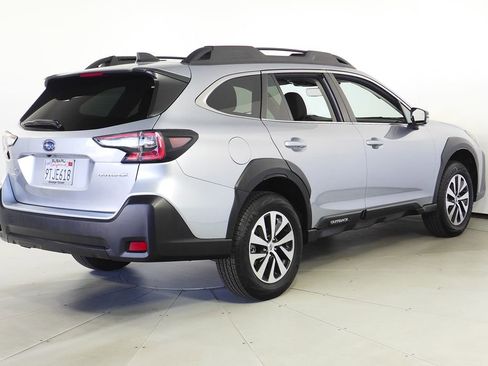 Certified 2025 Subaru Outback Premium image 7