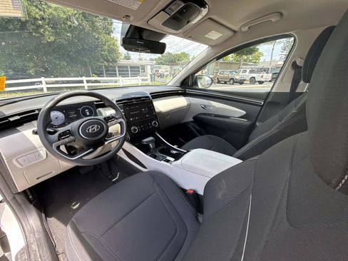 Certified 2024 Hyundai Tucson SE FWD image 4