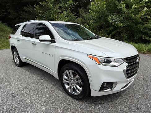 Used 2018 Chevrolet Traverse High Country w/ LPO, Floor Liner Package AWD/4WD image 4