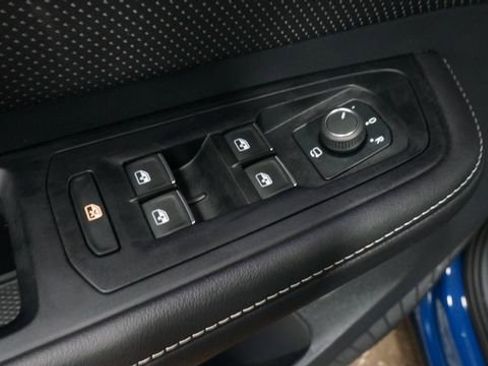 Certified 2025 Volkswagen Atlas Cross Sport SEL Premium R-Line image 33