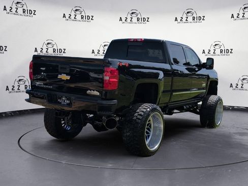 Used 2019 Chevrolet Silverado 2500 High Country w/ Duramax Plus Package AWD/4WD image 5