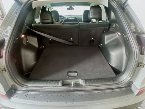 Used 2023 Jeep Cherokee Altitude Lux AWD/4WD image 27