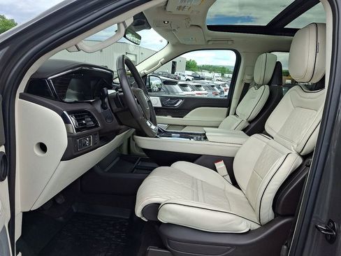 Certified 2024 Lincoln Navigator Black Label AWD/4WD image 14