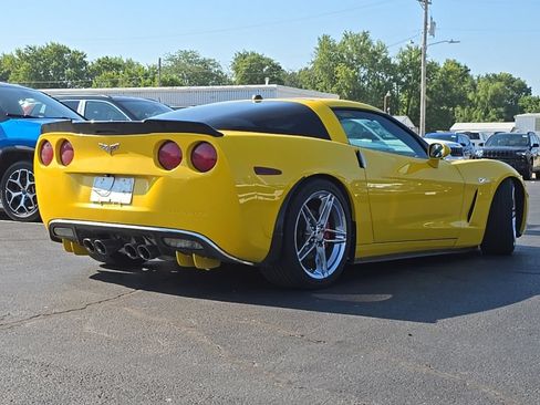 Used 2005 Chevrolet Corvette Coupe w/ Preferred Equipment Group RWD image 38