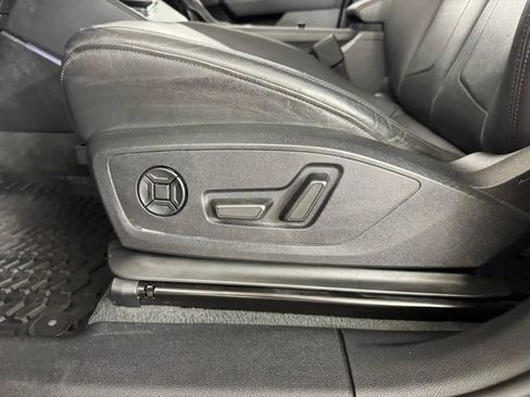 Used 2020 Audi Q3 2.0T Premium Plus w/ Premium Plus Package AWD/4WD image 14