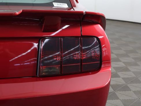 Used 2006 Ford Mustang GT Premium RWD image 11