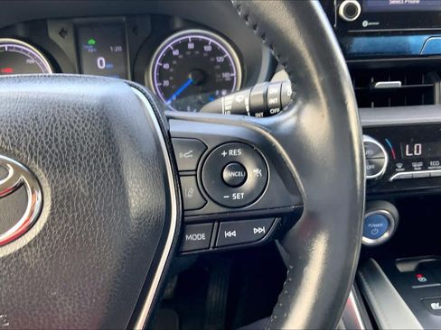 Used 2021 Toyota Venza LE w/ Carpet Mat Package (TMS) image 22