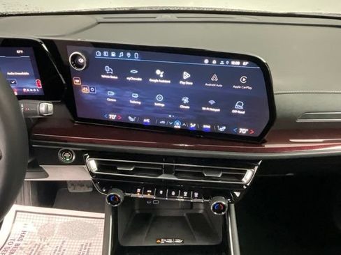 New 2026 Chevrolet Traverse Z71 w/ Driver Confidence Package AWD/4WD image 15