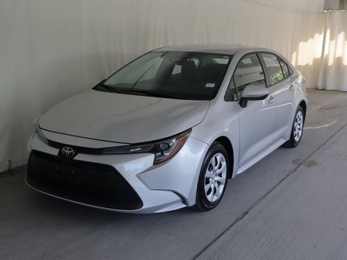 Used 2024 Toyota Corolla LE FWD image 21