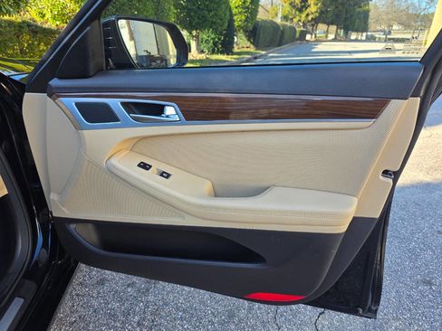 Used 2016 Hyundai Genesis 3.8 image 30