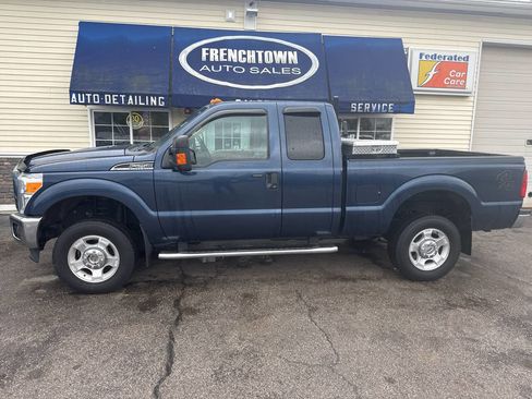 Used 2016 Ford F250 XLT w/ XLT Value Package AWD/4WD image 2