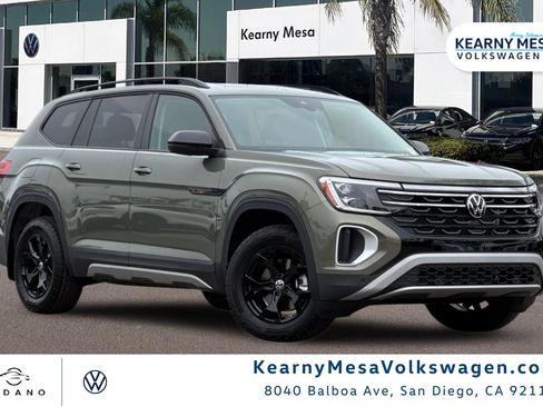 New 2025 Volkswagen Atlas Peak Edition SE image 1