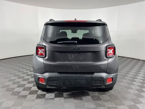 Used 2016 Jeep Renegade Latitude image 9
