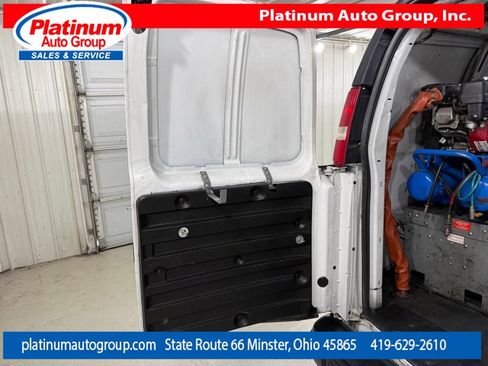 Used 2018 Chevrolet Express 3500 Extended w/ Driver Convenience Package RWD image 33