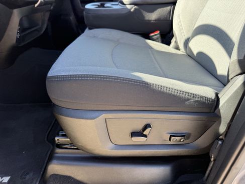 Used 2024 RAM 2500 Big Horn w/ Bed Utility Group image 28