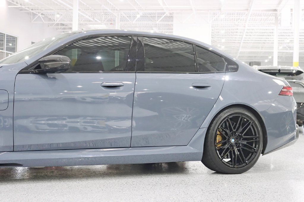 Used 2025 BMW M5 w/ Carbon Package AWD/4WD image 3