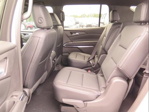 New 2026 Chevrolet Traverse LT image 14