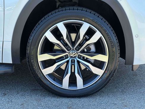 Used 2023 Volkswagen Atlas SEL Premium image 6