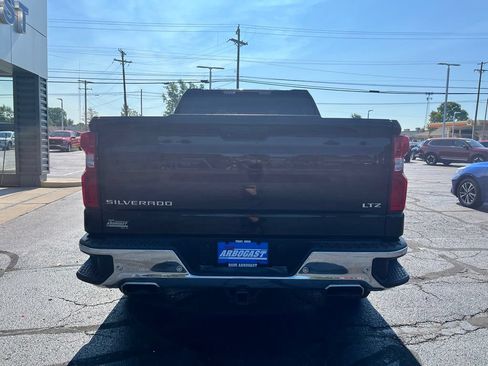 Used 2019 Chevrolet Silverado 1500 LTZ w/ Safety Package AWD/4WD image 5