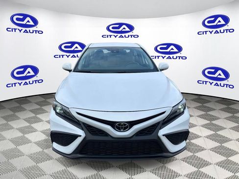 Used 2024 Toyota Camry SE FWD image 8