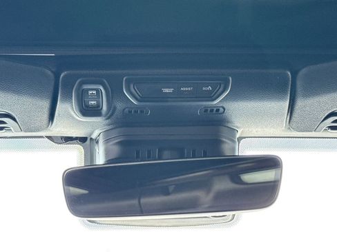 Used 2022 Jeep Wrangler Unlimited Rubicon image 25