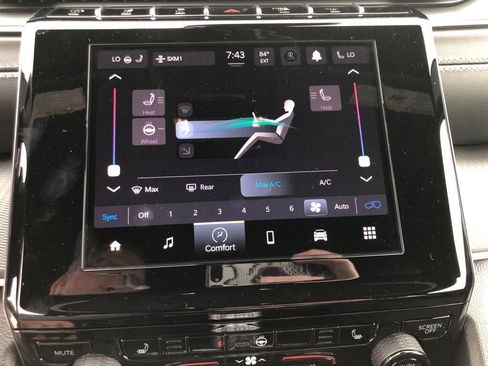 New 2025 Jeep Grand Cherokee Altitude image 26