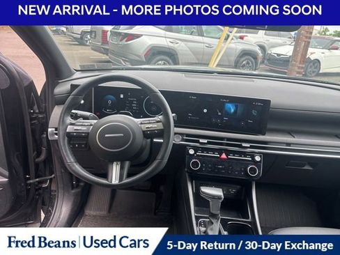 Used 2025 Hyundai Santa Cruz Limited AWD/4WD image 12