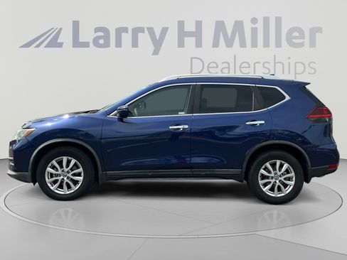 Used 2018 Nissan Rogue SV FWD image 2