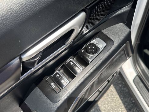 Used 2025 Kia Telluride S FWD image 16