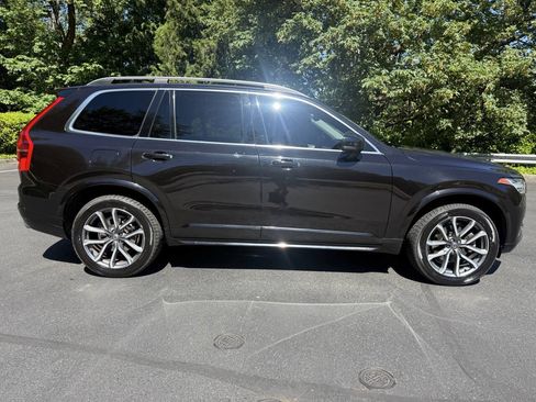 Used 2016 Volvo XC90 T6 Momentum w/ Momentum Plus Package AWD/4WD image 5