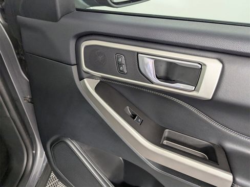 Used 2024 Ford Explorer XLT image 74
