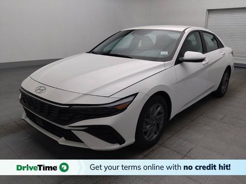 Used 2024 Hyundai Elantra SEL FWD image 1