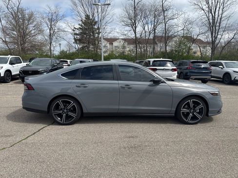 Used 2025 Honda Accord Sport image 27