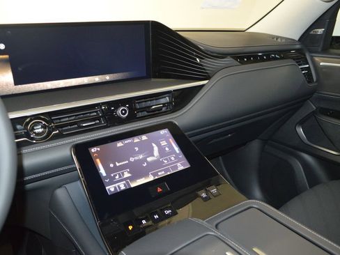 New 2026 INFINITI QX80 Luxe RWD image 24
