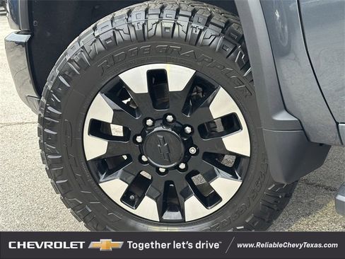 Used 2020 Chevrolet Silverado 2500 Custom w/ Custom Value Package image 10