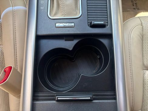 Used 2011 Lincoln MKS FWD image 40