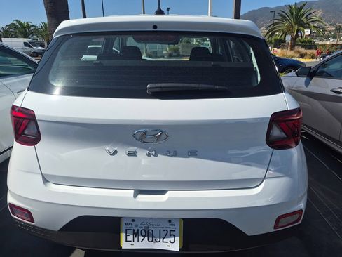 Used 2026 Hyundai Venue SE FWD image 7