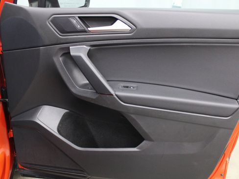 Used 2019 Volkswagen Tiguan SE image 29