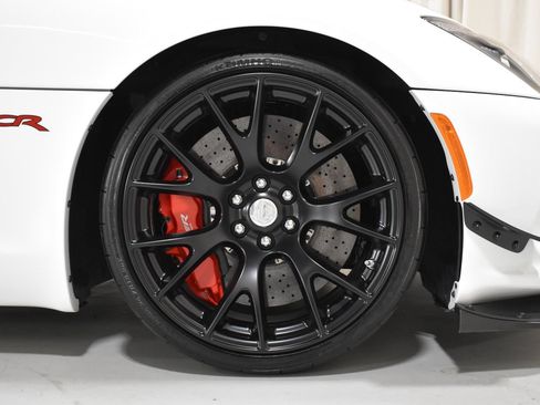 Used 2016 Dodge Viper ACR RWD image 13