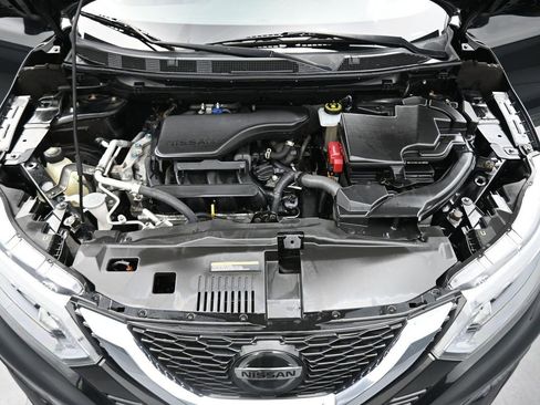 Used 2020 Nissan Rogue Sport SV image 15