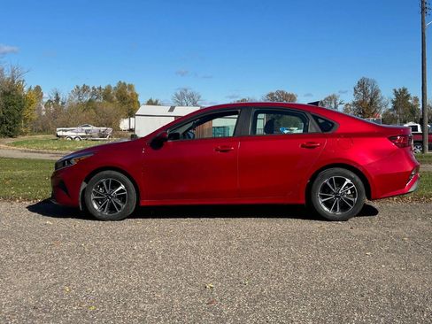 Used 2022 Kia Forte LXS FWD image 5