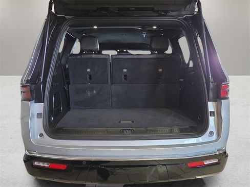 Used 2023 Jeep Wagoneer 4WD image 20