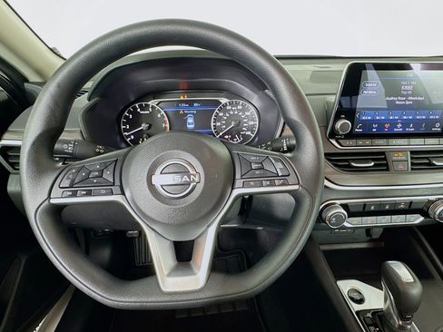 Used 2026 Nissan Altima 2.5 SV FWD image 11