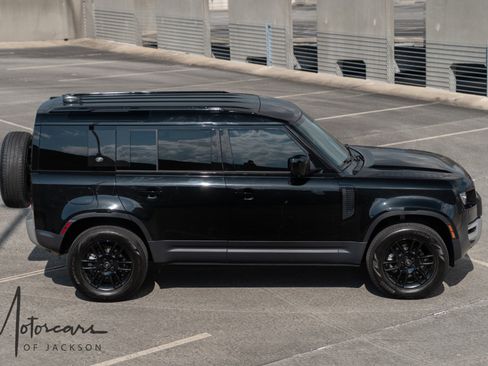 Used 2023 Land Rover Defender 110 S image 13