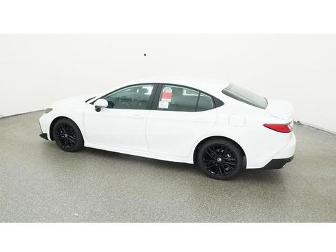 New 2026 Toyota Camry SE image 4