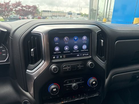 Used 2019 Chevrolet Silverado 1500 LT Trail Boss AWD/4WD image 21