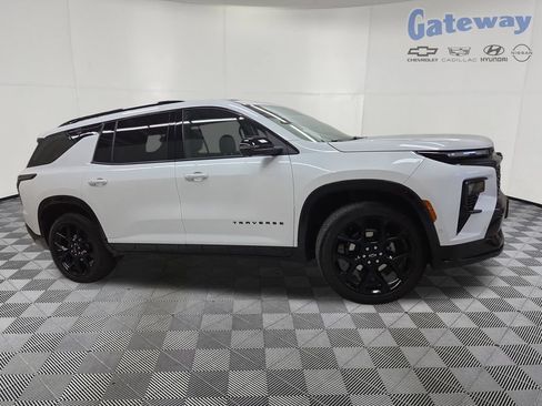 Used 2024 Chevrolet Traverse RS w/ LPO, Floor Liner Package AWD/4WD image 1