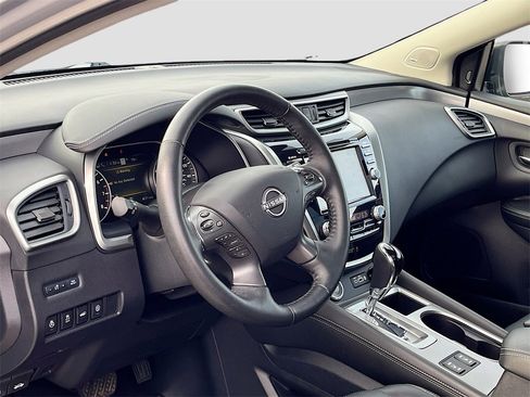 Used 2024 Nissan Murano SL image 9
