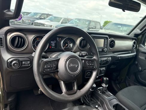 Used 2021 Jeep Wrangler Unlimited Sport AWD/4WD image 10
